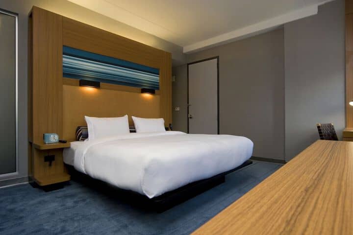 Room 15 of 50